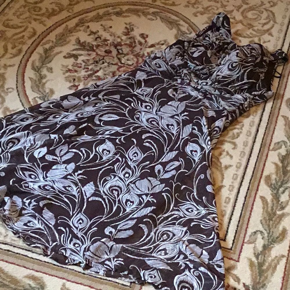 Ladies sleeveless 👗 size 8 NWT brown by CONNECTED